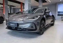 سدان IM5؛ سریع‌ترین رقیب بی‌ام‌و  و هونگچی از راه رسید