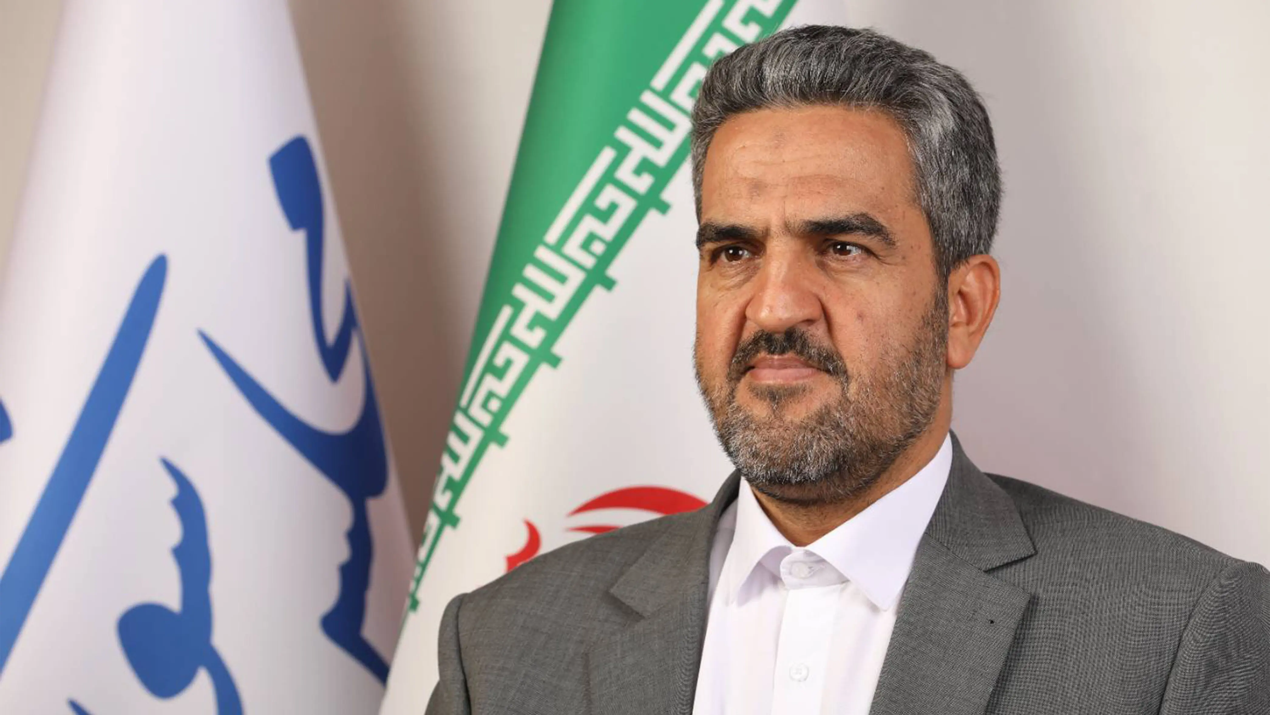پای ما روی گردن دشمن بود، آتش‌بس را قبول کردیم / حالا آمریکا از تنگه هرمز پول می‌گیرد