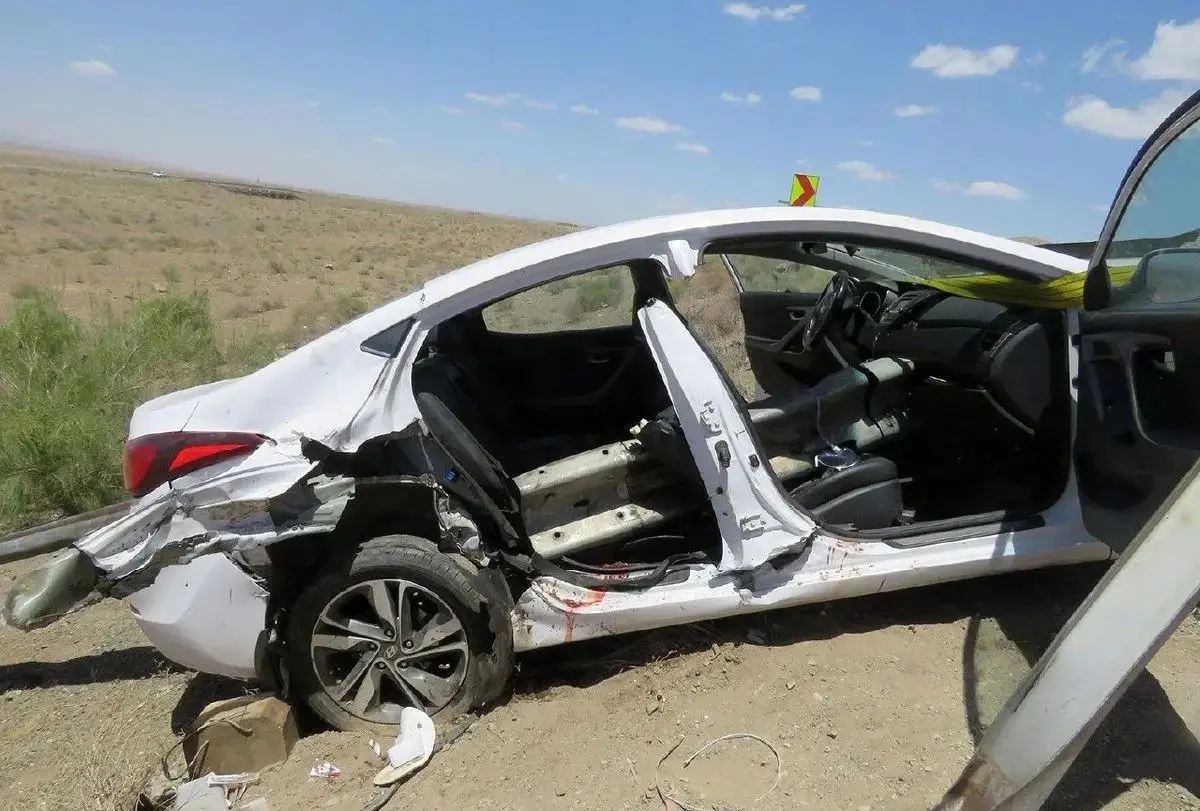  برخورد عجیب یک خودرو با بلوک سیمانی اتوبان کرج