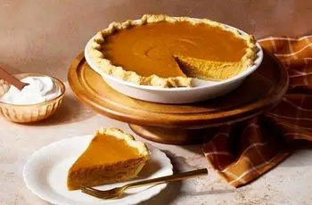 طرز تهیه پای کدو حلوایی، شیرینی خاص برای شب یلدا 