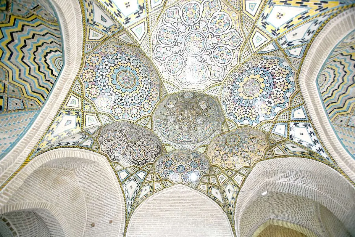 ماجرای ساخت هفت کاسه معلق؛ درسی که معمار کاشی به تهرانیها داد!