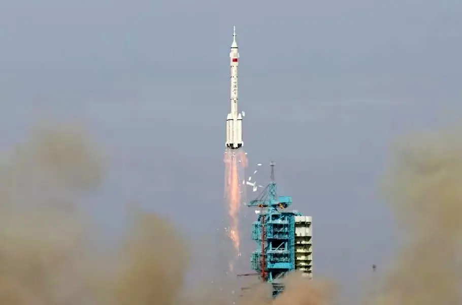 چین فقط در ۱۶ روز فضاپیمای اضطراری ساخت و سه فضانورد را نجات داد!