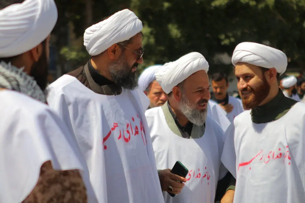 تصاویر؛ دسته عزاداری طلاب کفن‌پوش 
