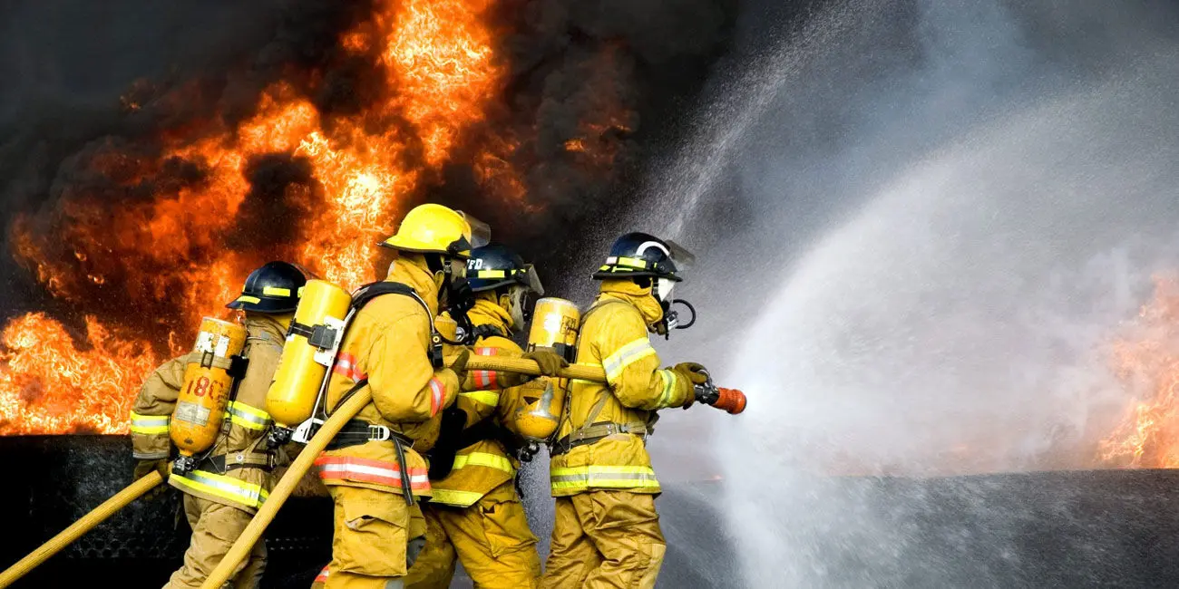 خودسوزی یک آتش‌نشان در محل کارش