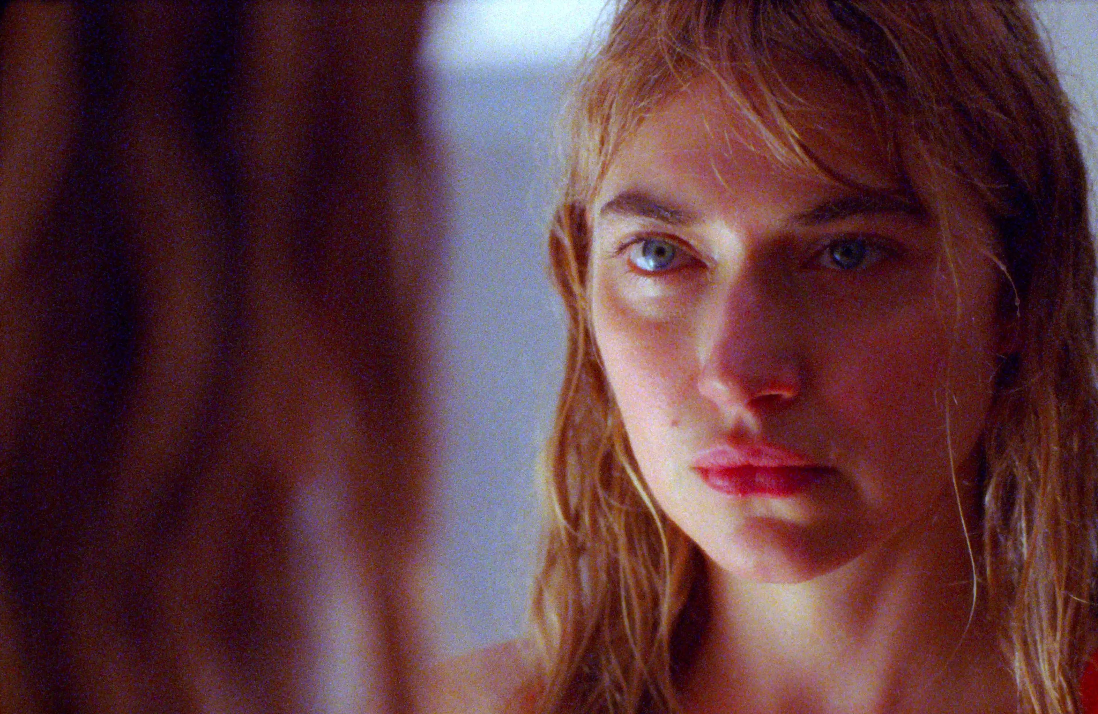 نقد و بررسی فیلم  «وقایع نگاری آب» به کارگردانی کریستین استوارت