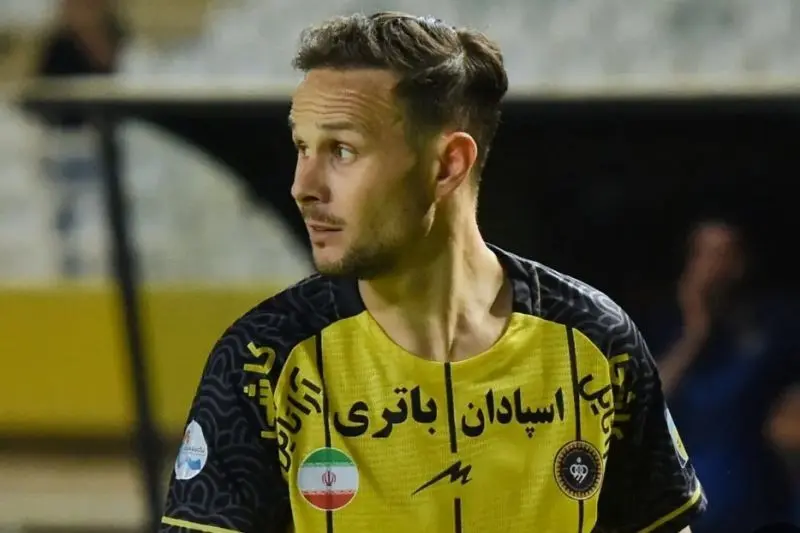 ایوان آمد؛ انزو کریولی نه