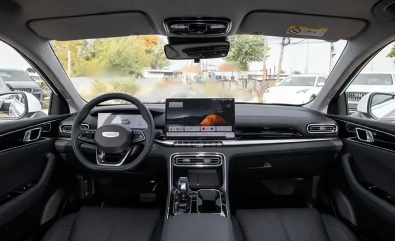 فضای کابین جیلی امگرند