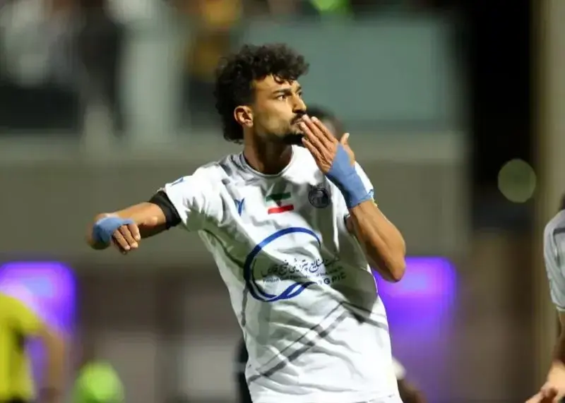 خیال پرسپولیسی‌ها از رامین رضاییان راحت شد!