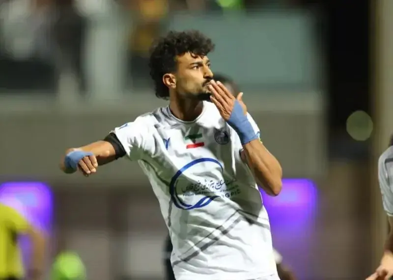 خیال پرسپولیسی‌ها از رامین رضاییان راحت شد!