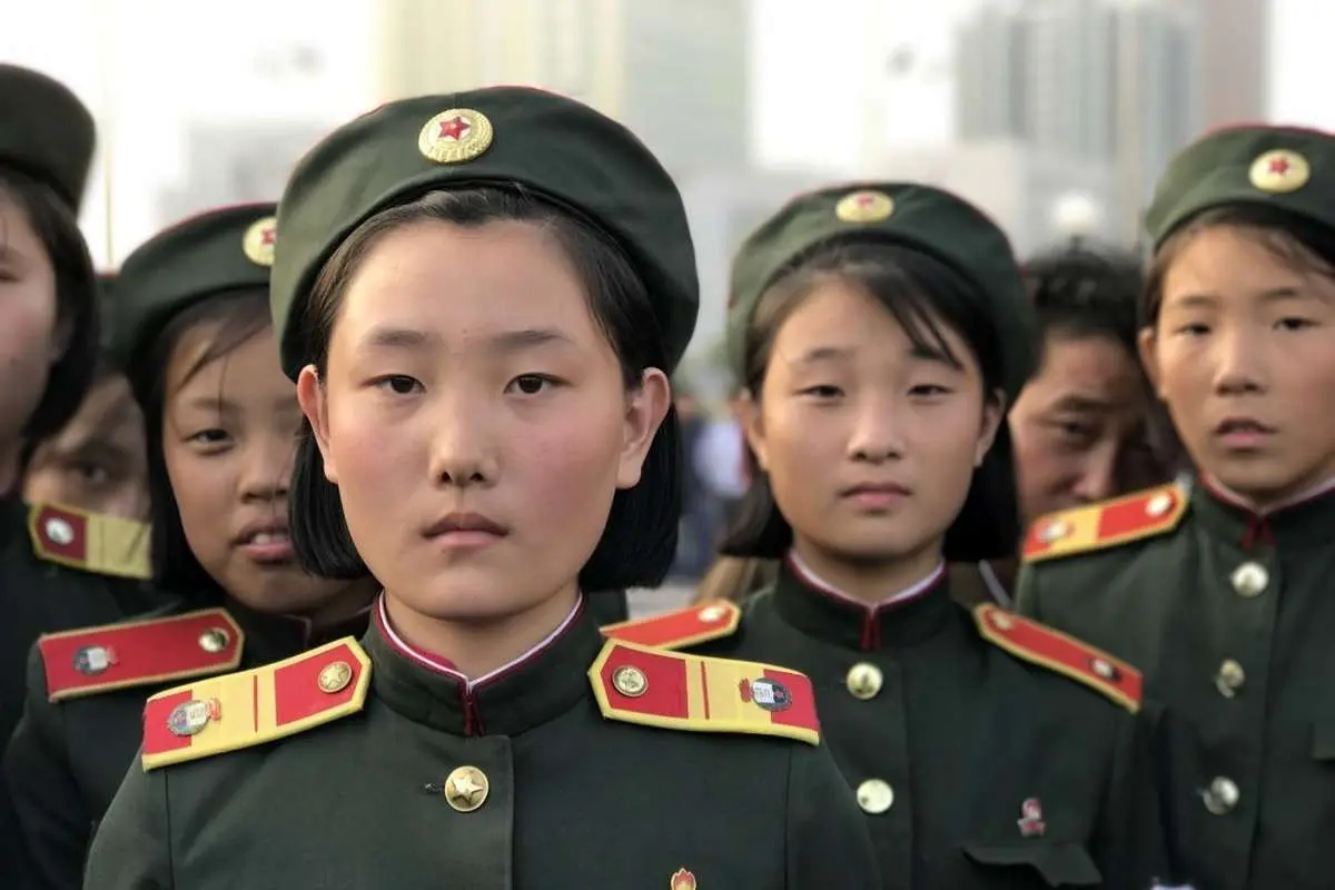 خدمت سربازی دختران کره شمالی چند سال است؟