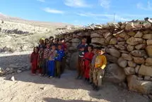 حدود هزار مدرسه سنگی در کشور داریم