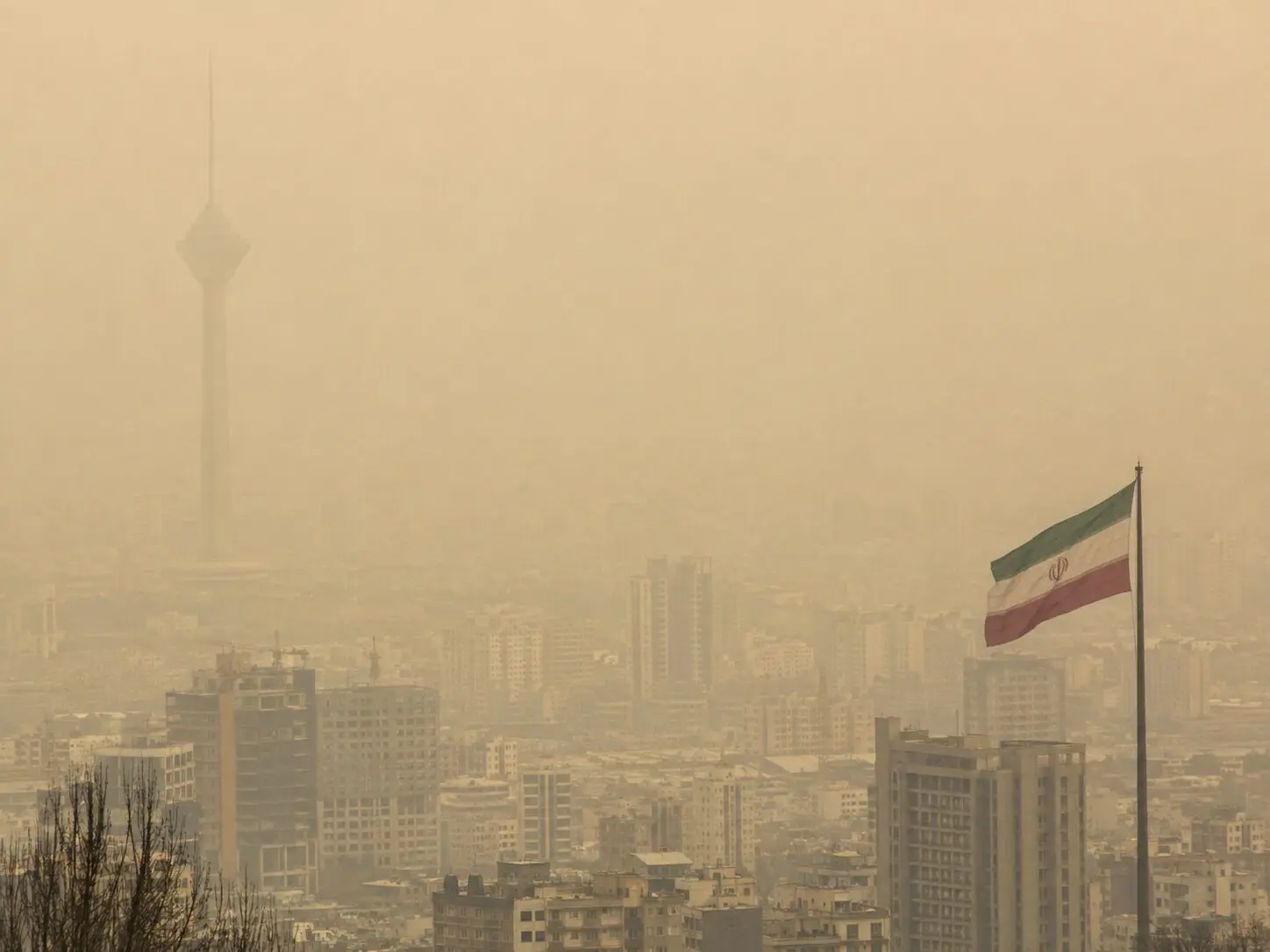 تهران در محاصره باد و گردوخاک