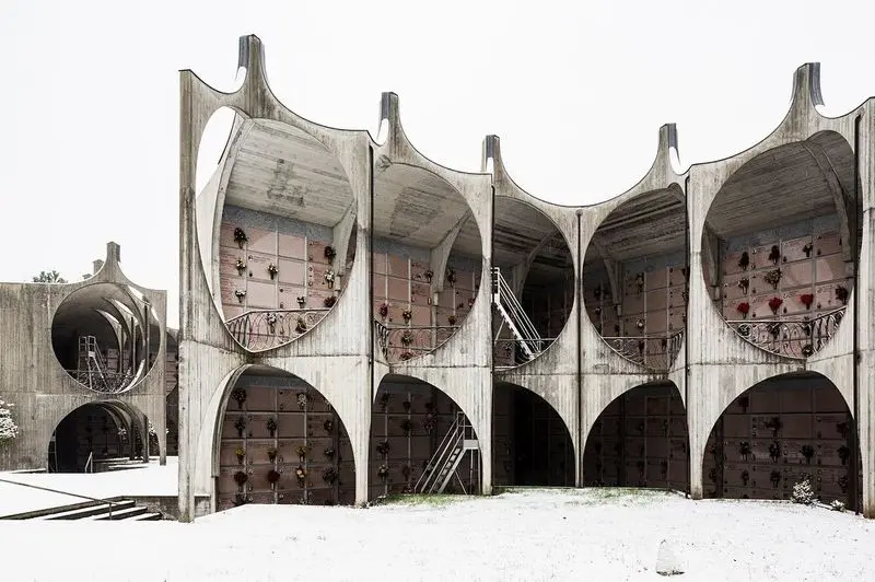  آرامستان بوستو آرتسیزیو