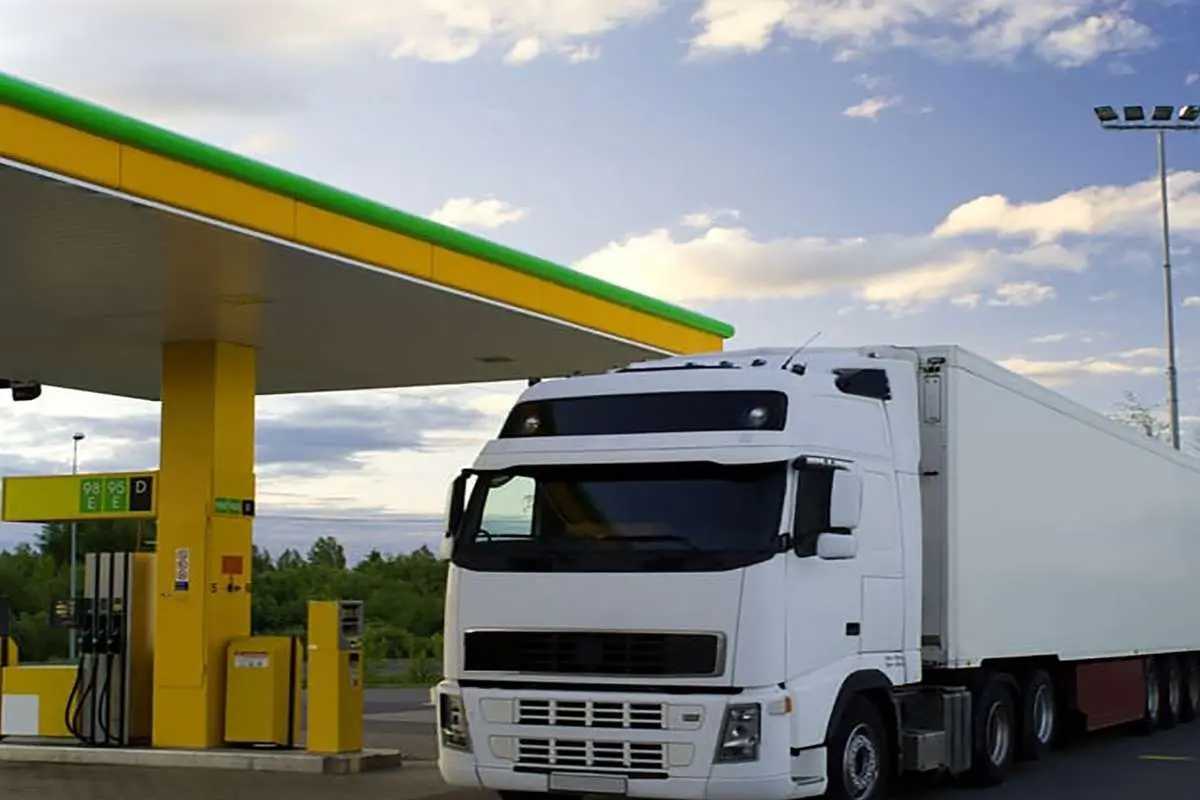 تعویق اجرای طرح سهنرخی شدن گازوئیل؛ دولت به نگرانیهای کامیونداران پاسخ داد