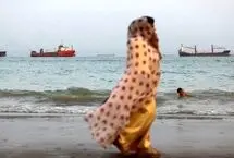جهان به روایت تصویر؛ از لکه آرایش روی دست ترامپ تا آرامش ساحل بندرعباس