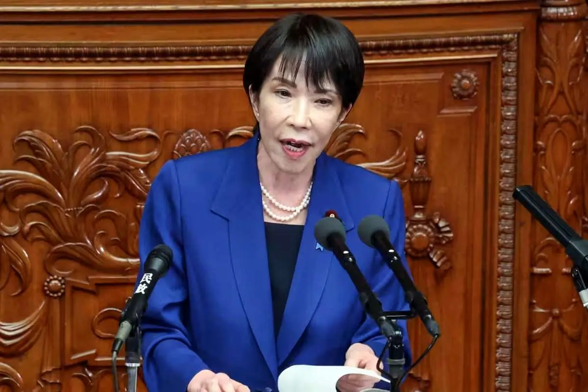 نخست وزیر جدید ژاپن: همه باید مثل اسب کار کنند/ سه بامداد جلسه داریم!