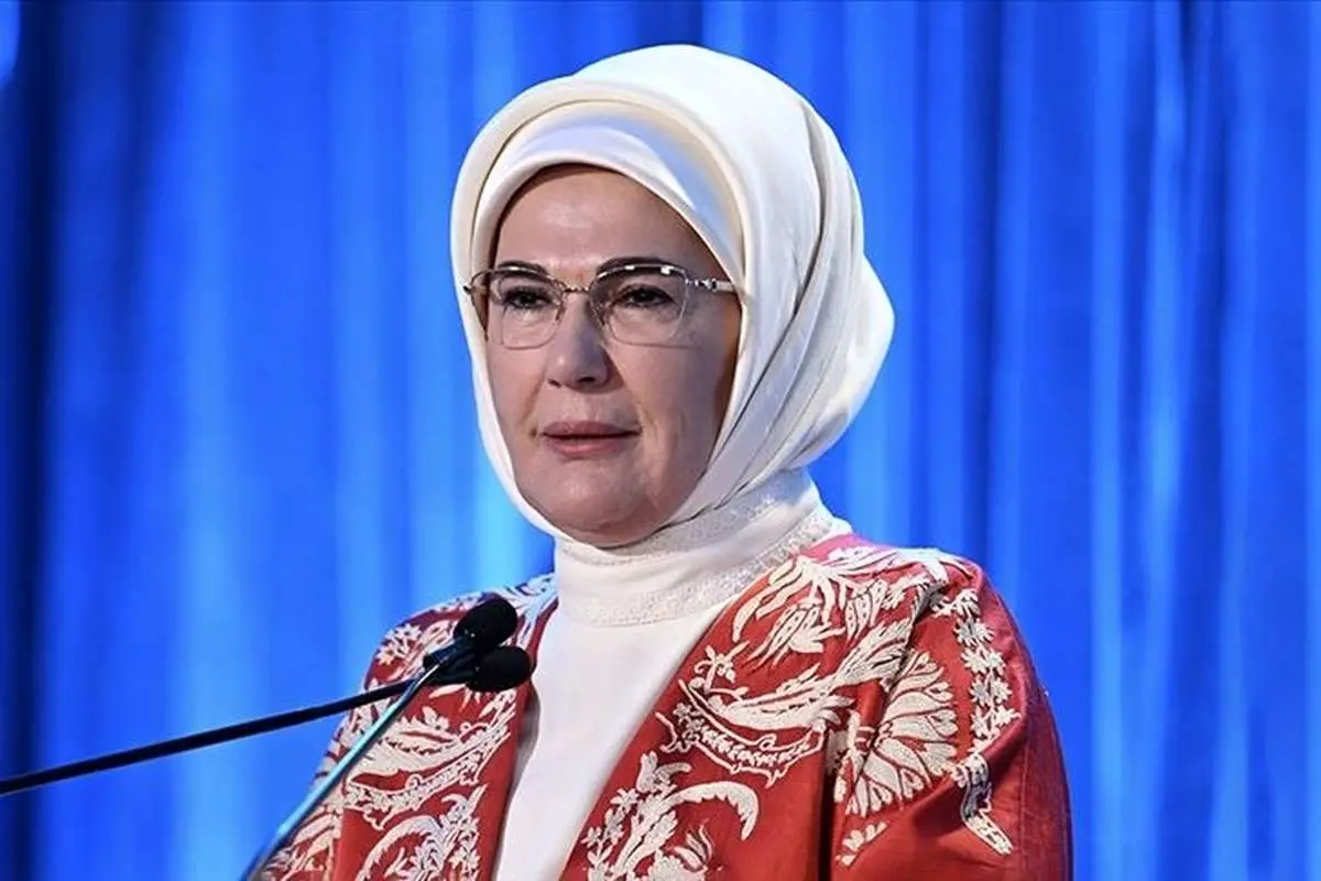 ببینید؛ همسر اردوغان با شنیدن پایان پکک گریست