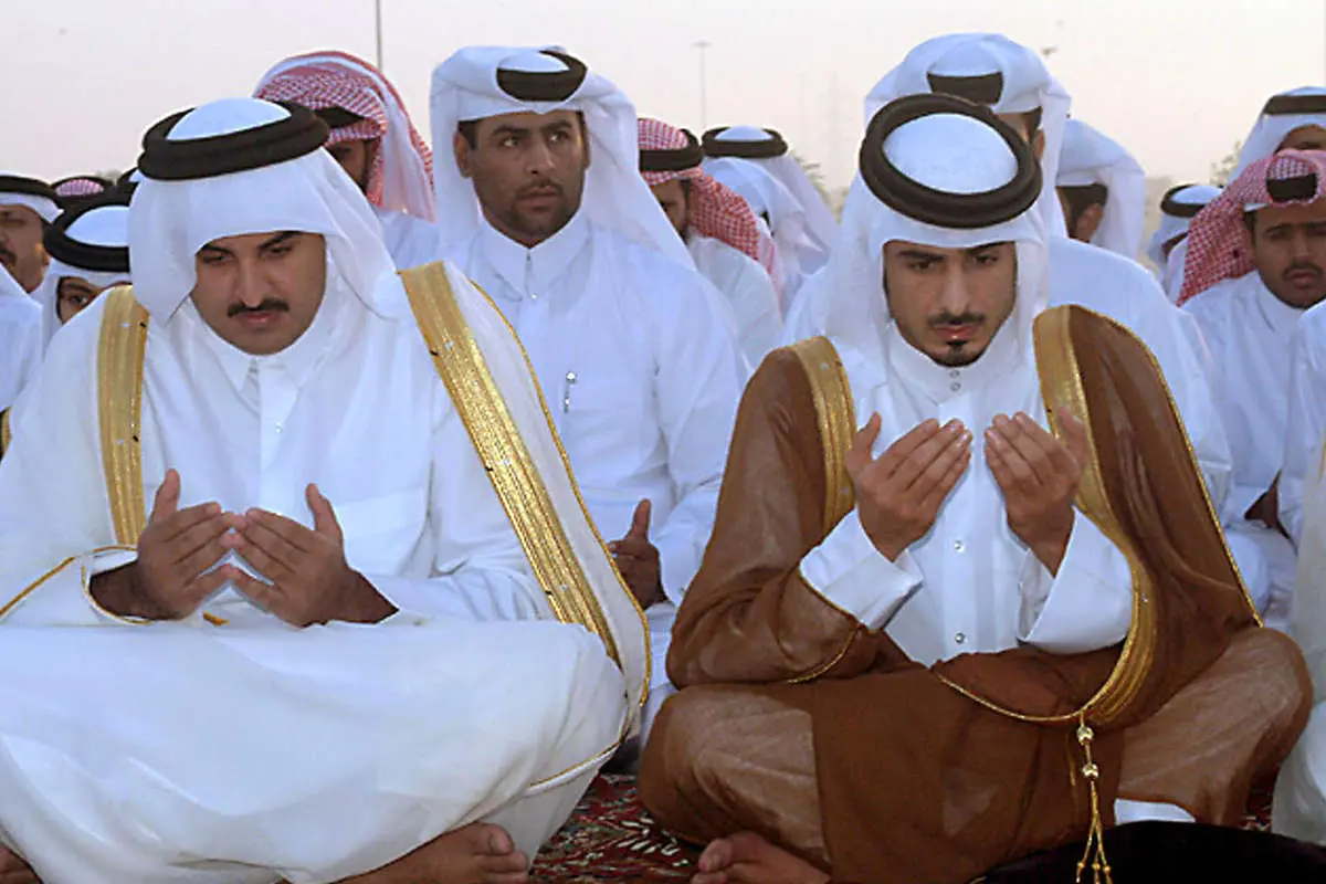 اقامه نماز باران در همسایه جنوبی با حضور امیر قطر