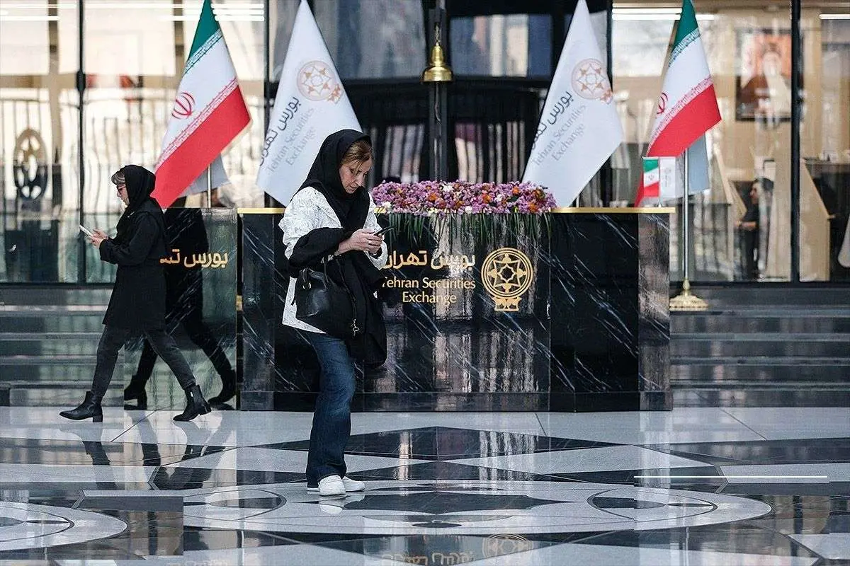 پایان تلخ مرداد برای بورس؛ شاخص کل از قله ۲.۵ میلیونی سقوط کرد