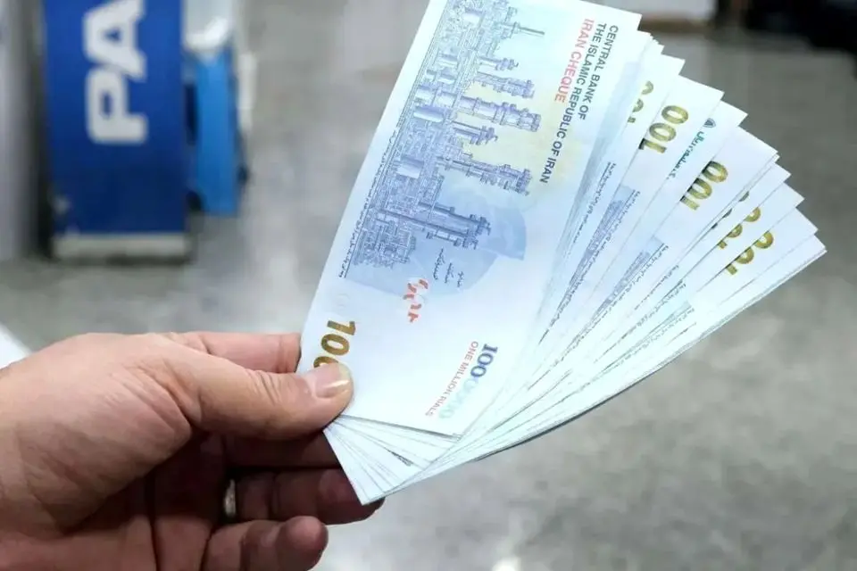 جزییات تغییر در پرداخت حقوق کارمندان؛ رقم حقوق کارمندان کم می‌شود؟
