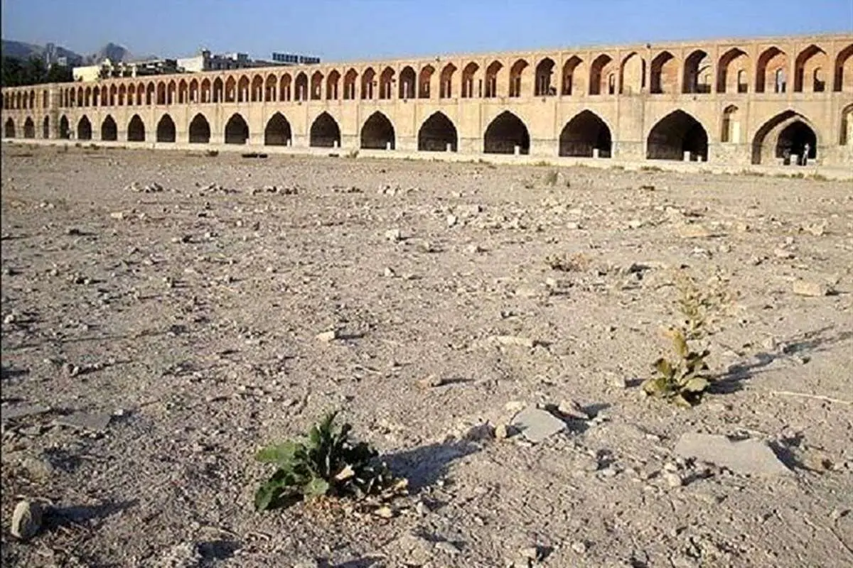 هشدار یک نماینده مجلس: بحران آب اصفهان تا سه ماه آینده چندین استان را درگیر میکند