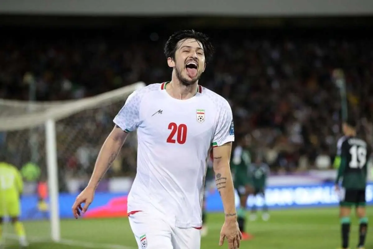 تصویر؛ کنایه سردار آزمون به کنعانی‌زادگان با دیدن اتوبوس!