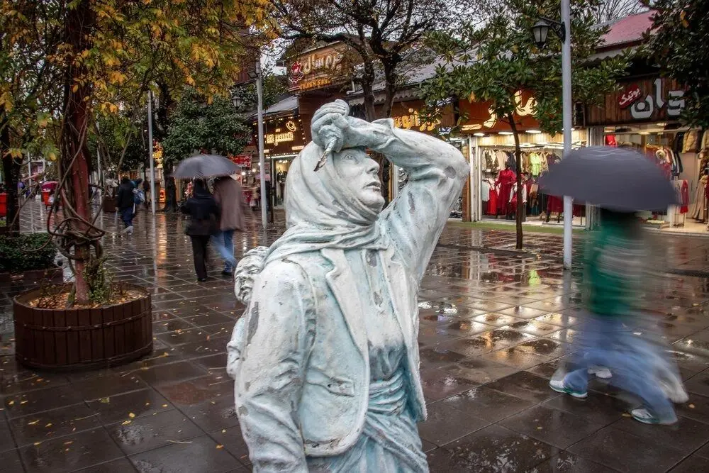 تصاویر؛ باران پاییزی دوباره مهمان رشت شد