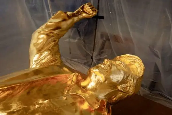 تصاویر؛ ترامپ طلایی