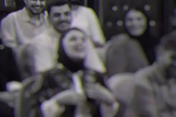 جنجال تازه نمایش خانگی؛ آموزش مصرف مواد توسط یک دختر جوان

