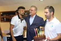 استقلالی‌ها قبل از سوپرجام مدیرعامل را سورپرایز کردند
