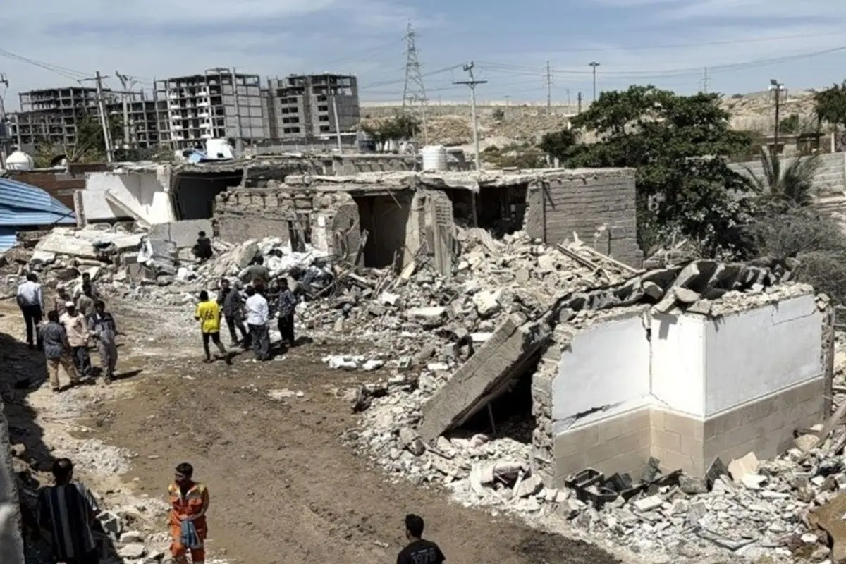 ویرانی منطقه مسکونی دوهزار بندرعباس پس از حمله موشکی