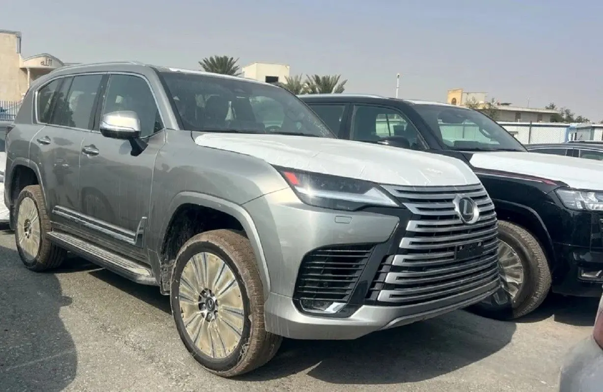 لکسوس LX600 وارد گمرک شد