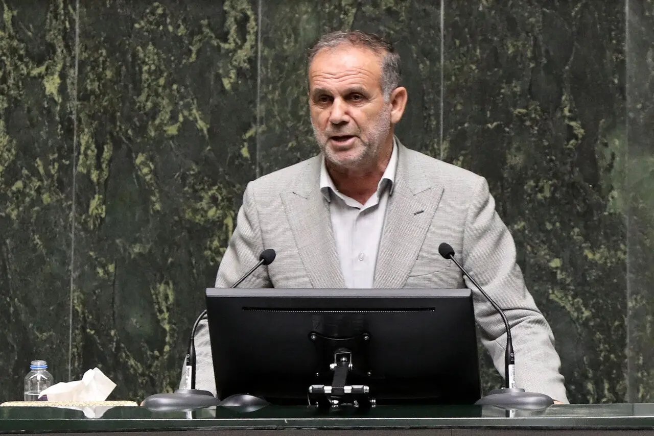 نماینده مجلس: رئیس‌جمهور بداند نطق بودجه، قرآن خواندن و تفسیر آیات شریفه نیست