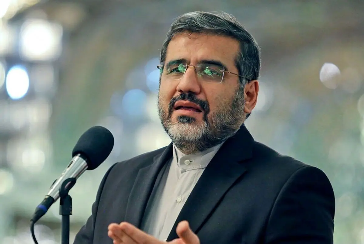 وزیر سابق ارشاد: به‌دلیل نوع حادثه، بخشی از بدن شهید رئیسی همچنان در محل سقوط هلی‌کوپتر است 