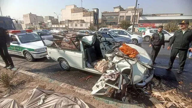 مرگ 3 عضو یک خانواده در تصادف وانت با خودرو حمل زباله
