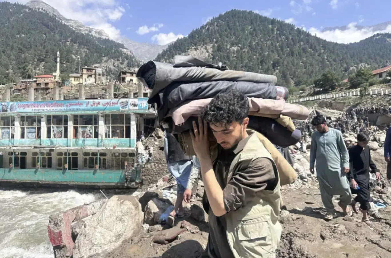 کمک‌های بشردوستانه ایران به سیل‎زدگان افغانستان