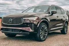 بررسی ولوو XC90 2025: خودرویی که نشانه‌های پیری را نشان می‌دهد