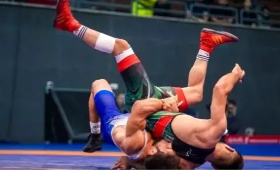 خوشحالی پرسپولیس از شکست استقلال در فینال لیگ برتر کشتی آزاد