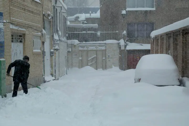 برف و سرما مدارس این شهر را تعطیل کرد