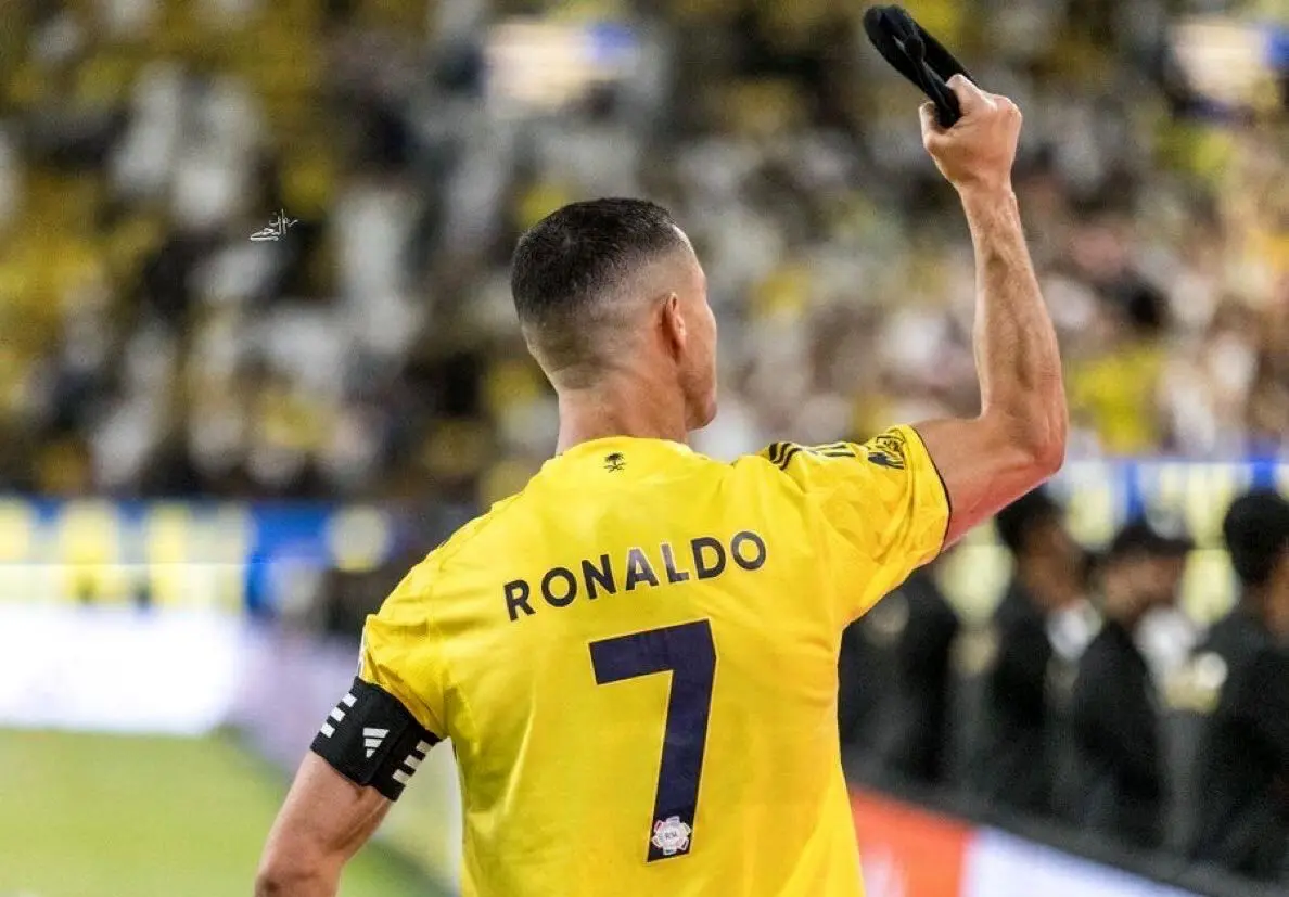 رقص عربی رونالدو در زمین