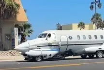 ظاهر شدن هواپیما در خیابان!