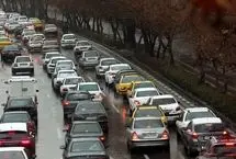 ترافیک نیمه‌سنگین در محورهای منتهی به تهران/ بارش برف و باران در ۶ استان