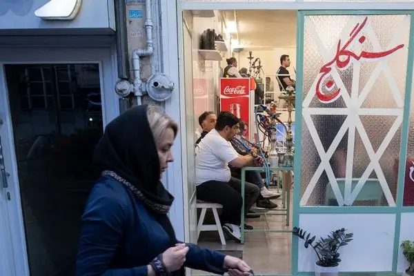 تصاویر؛ آرامش در قهوه‌خانه، تلاطم در میز مذاکره!