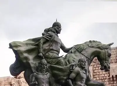 رونمایی از تندیس صلاح‌الدین ایوبی در کردستان عراق