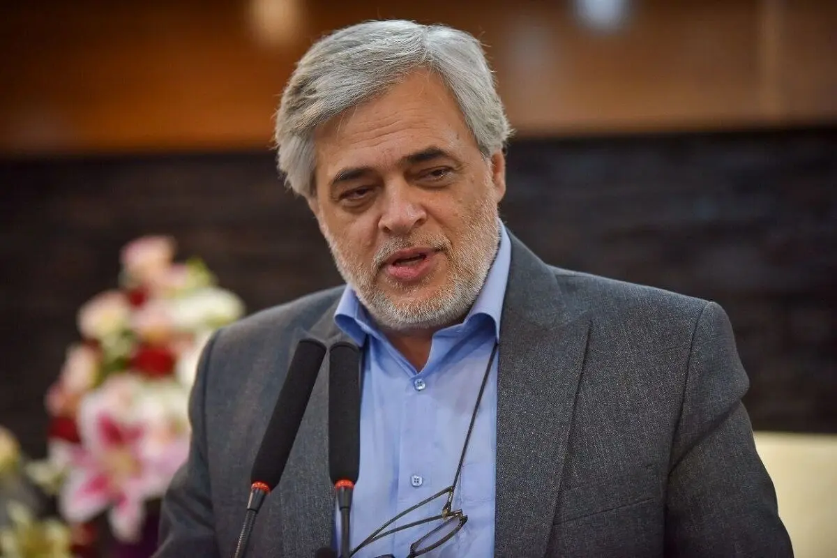 مهاجری: آقای مدیر! می‌خواهید تعدیل نیرو کنید؟ اسم خودتان را اول لیست بنویسید  