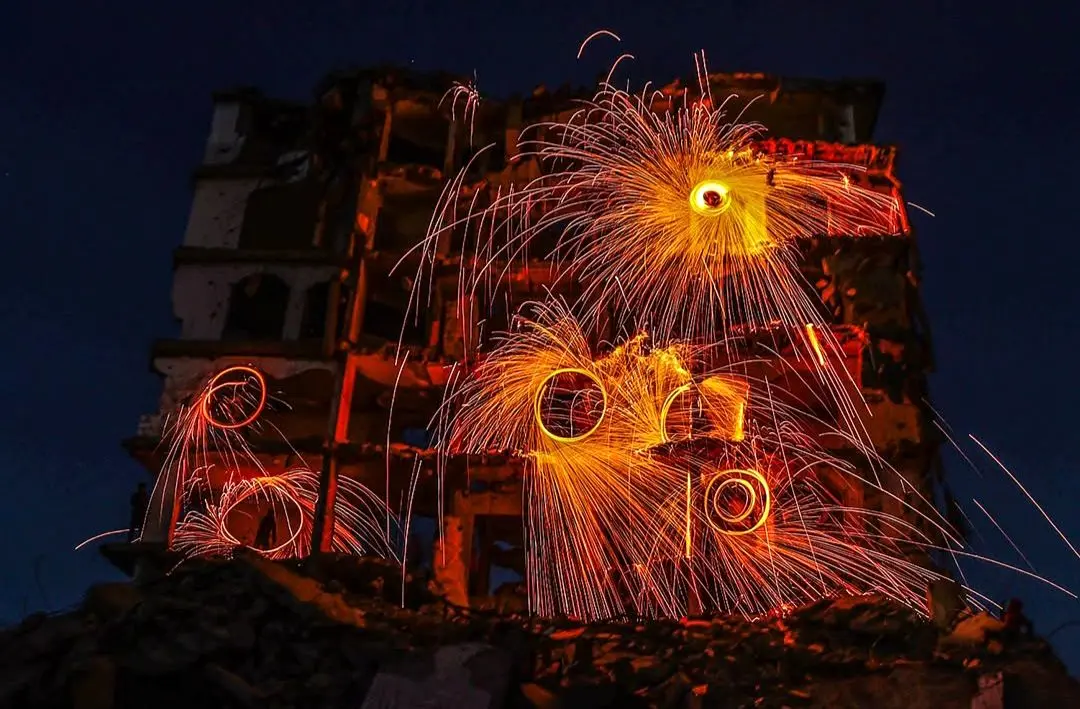 آتش‌بازی دیدنی در میان ویرانه‌های غزه