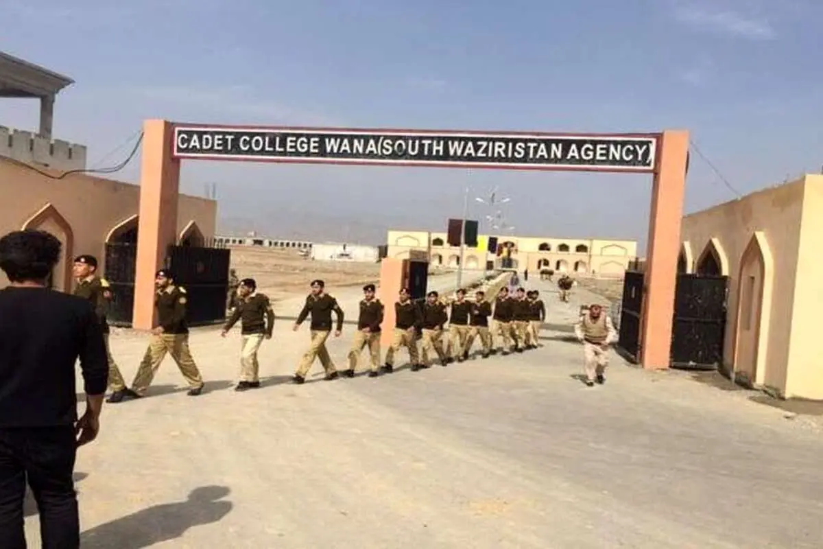 حمله به دانشکده افسری در پاکستان/ درگیری مهاجمان و نیروهای امنیتی ادامه دارد