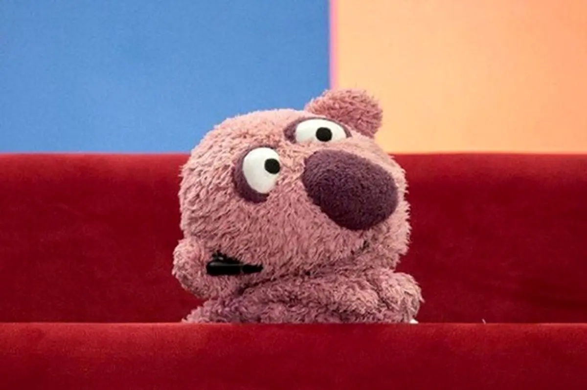 دلنوشته «جناب‌خان» برای صاحب عروسک رهاشده در آوارهای جنگ/ دردت به جون مُو باشه