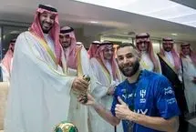 محمد بن سلمان جام قهرمانی را به الهلال اهدا کرد