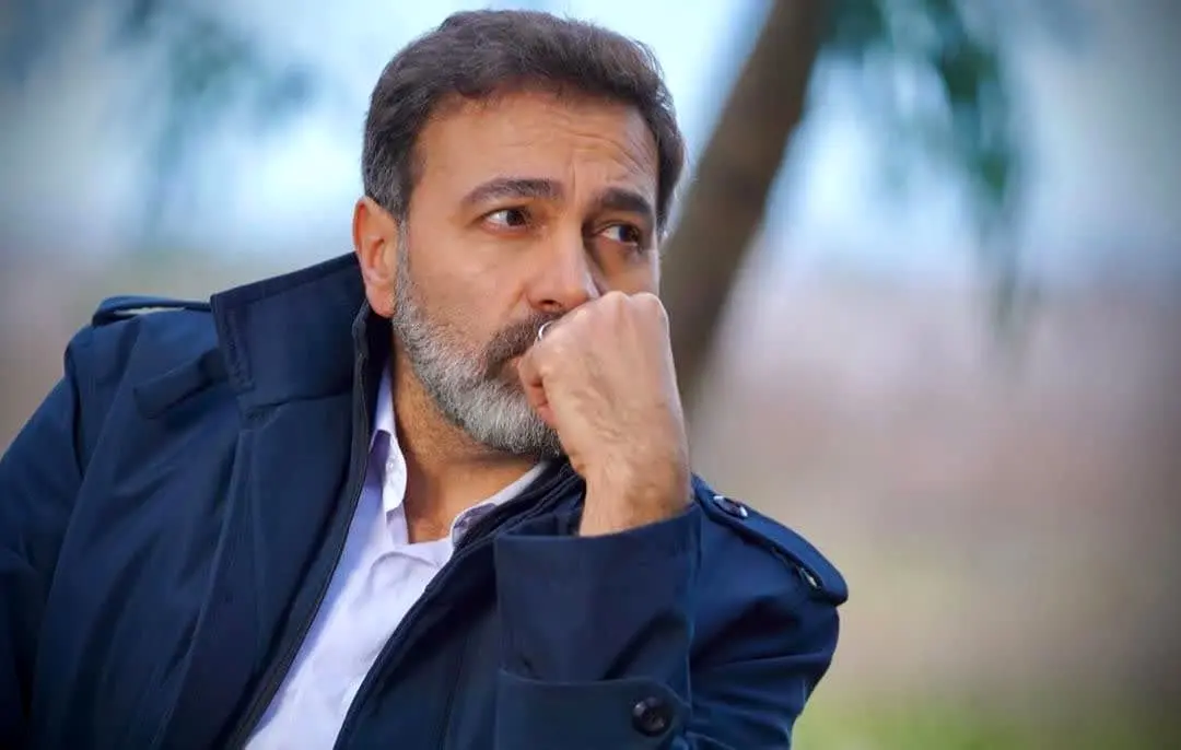 بازیگران در اکران خصوصی فیلم عاشق پاییز؛ از هومن حاجی عبداللهی تا کیانا منتجبی